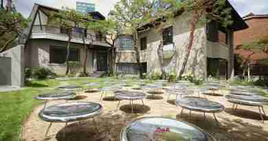 Entrance to Frieze House Seoul, designed by Seoul-based architectural studio Samuso Hyoja, featuring a site-specific installation by Japanese architecture studio SANAA
